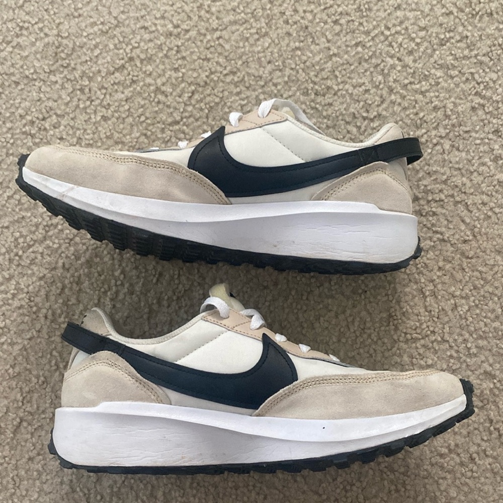Nike Women’s Waffle Debut shoes